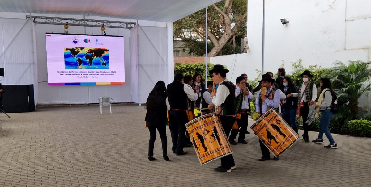 peru22-party peru22-party