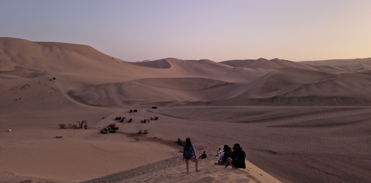 The setting sun causes continuous colour changes The setting sun causes continuous colour changes